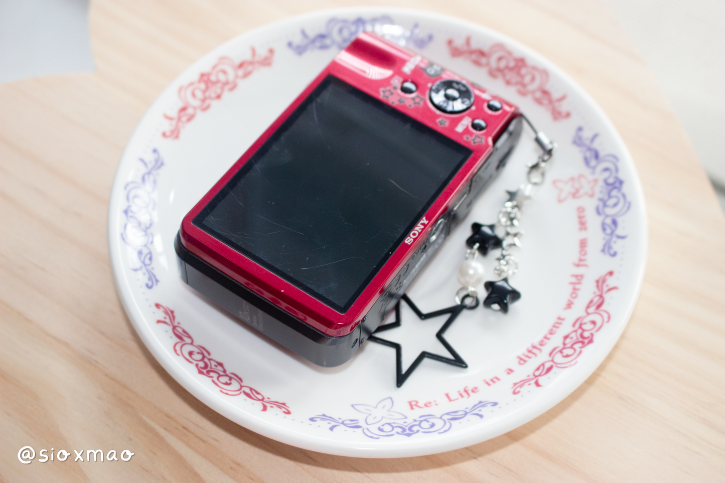 ★ Star Kitty | Sony Cybershot DSC-H70 (Red)