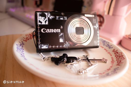 🕷 Femme Fatale | Canon Powershot A2300 (Black)